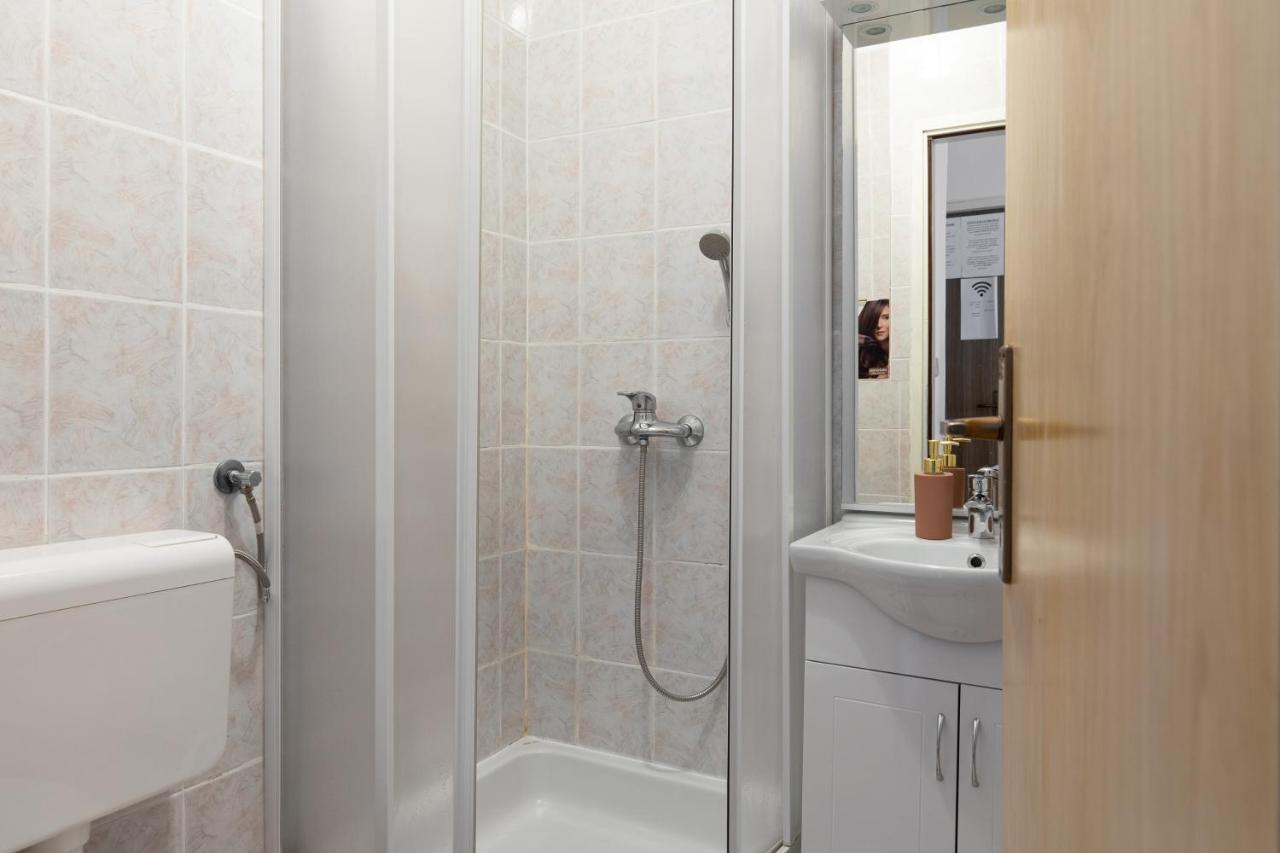 Apartment & Rooms Ivica Кърк Екстериор снимка